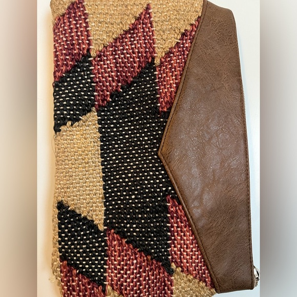 Multi-colored clutch/ wristlet - Picture 9 of 9